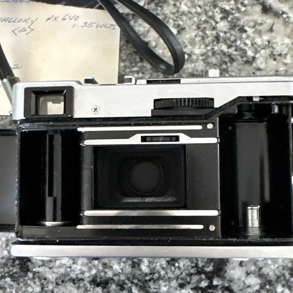 Olympus 35 EC 2 Point & Shoot Film Camera E.ZUIKO 42mm F2.8 Lens! From Japan